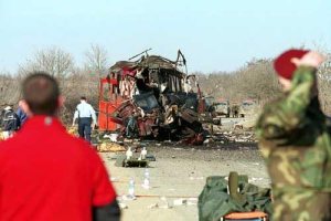 Терористички напад на аутобус Ниш-експреса у месту Ливадице код Подујева, 16. фебруара 2001 године. Погинуло је 6 Срба а повређено 43. Међу погинулима су и двогодишњи Данило Цокић његова мајка Снежана и отац Небојша.