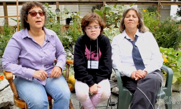 Дебра, Томас и Полин