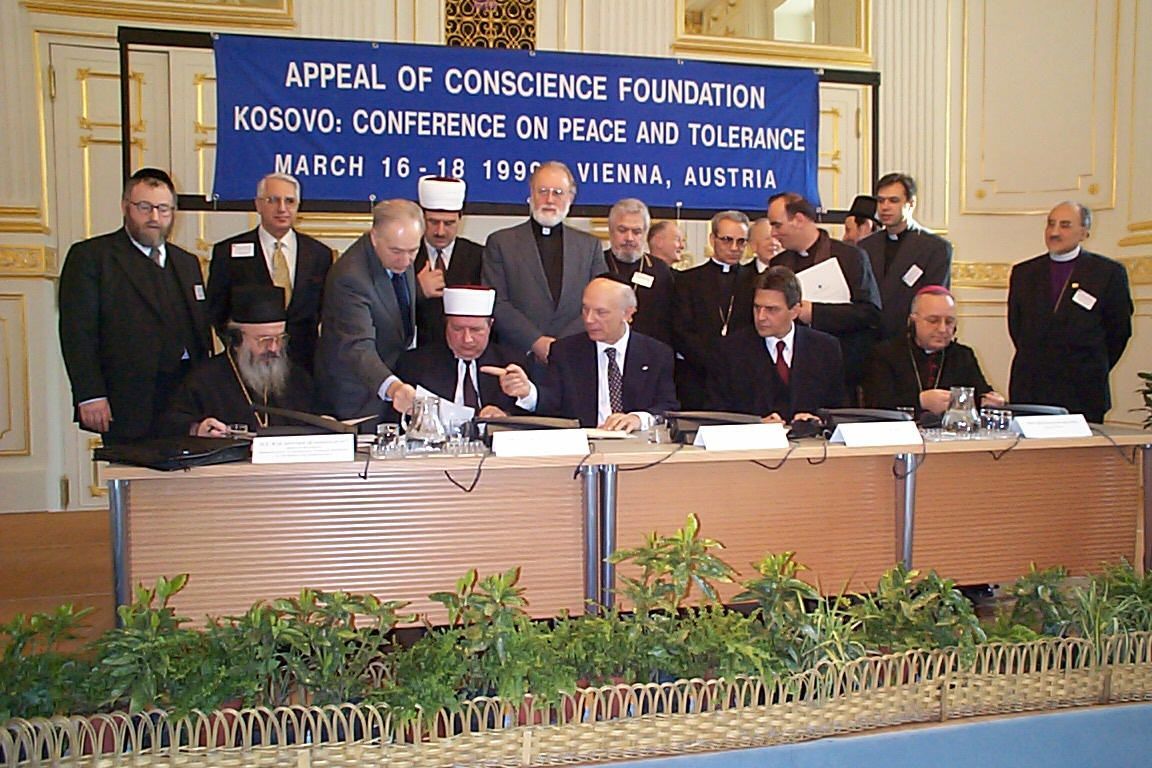 Артемије са католицима и муслиманима